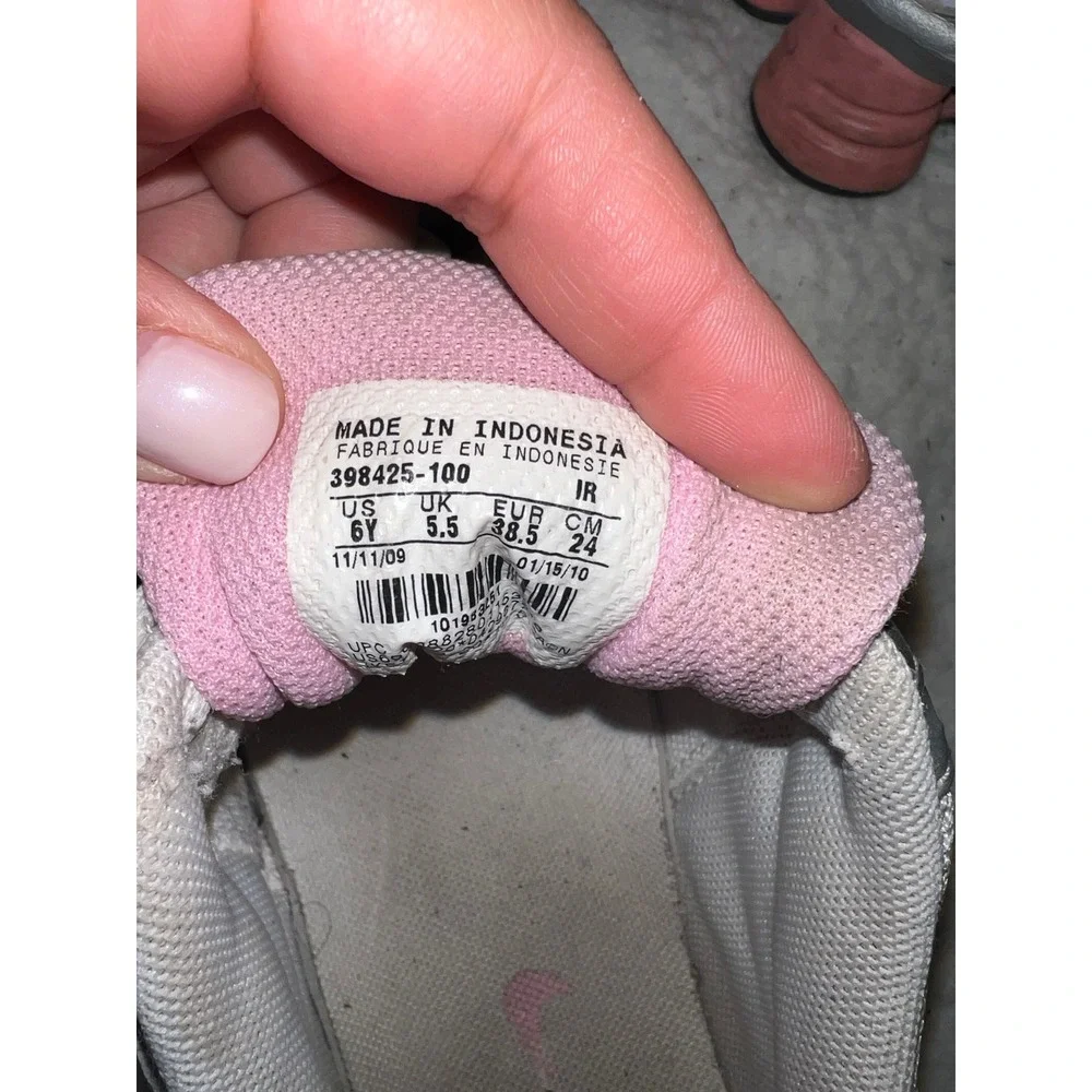 Nike Shox Quality Kids‎ Running Shoes Silver Pink 398425-100 Size 6Y